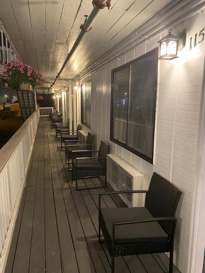 Ways Motel Хамптън Екстериор снимка